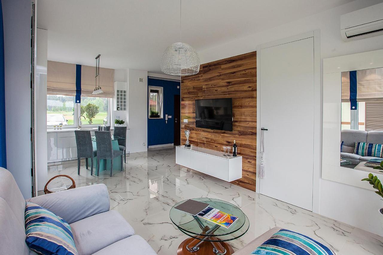 Golf Apartament W Sobieniach Sobienie Jeziory Bagian luar foto