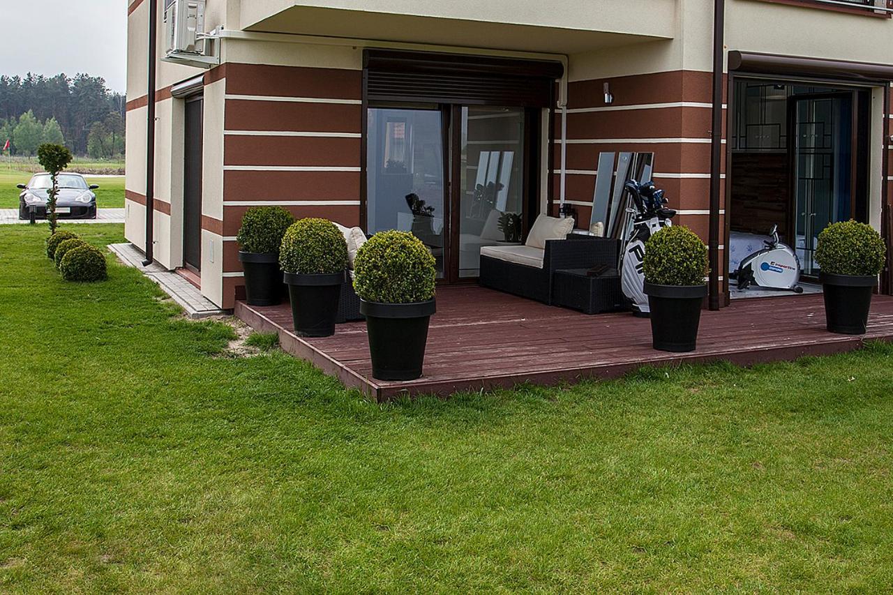 Golf Apartament W Sobieniach Sobienie Jeziory Bagian luar foto